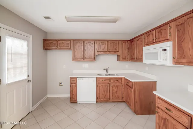 $1,575 | 10696 Pecan View Drive, Olive Branch, MS 38654