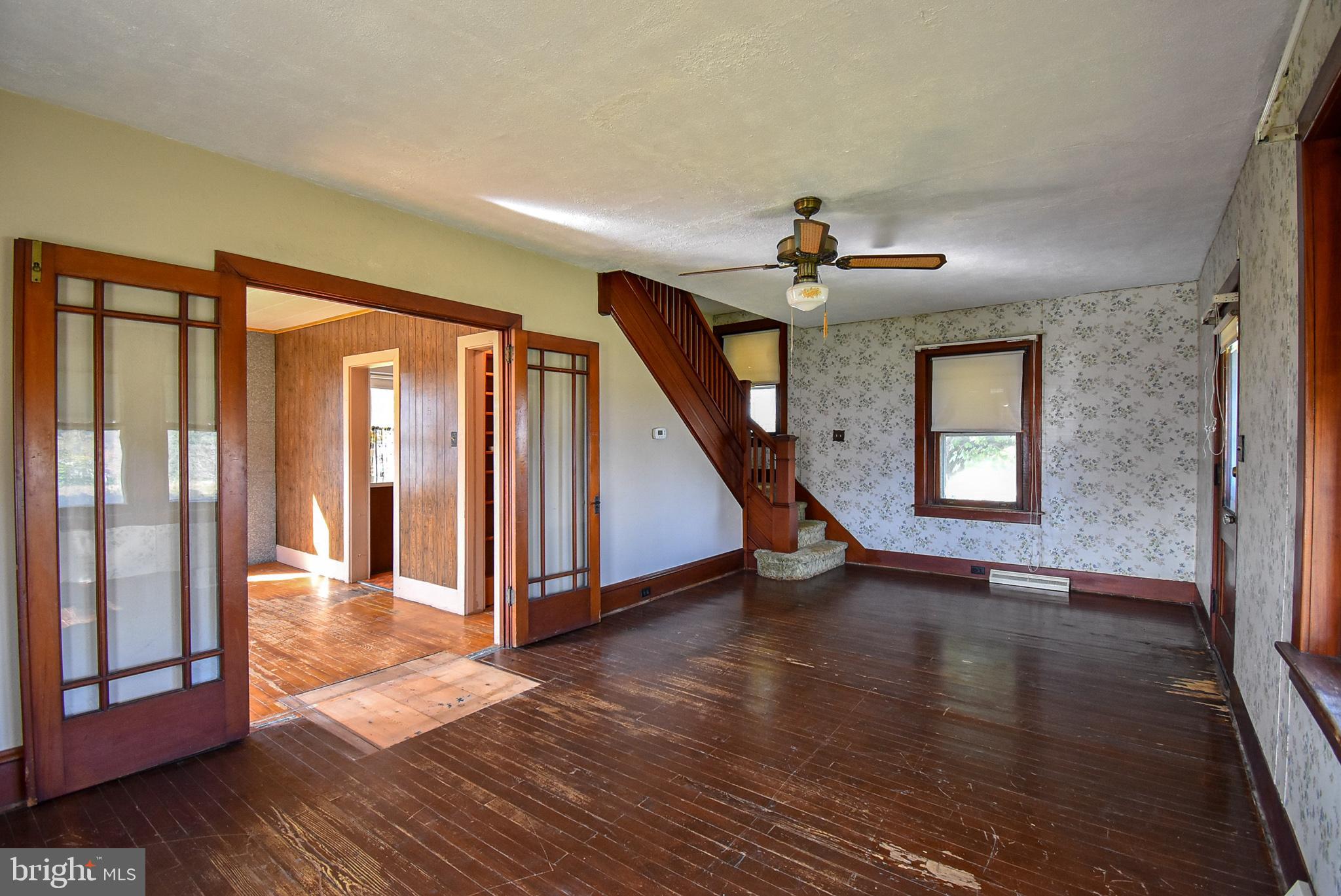 492 Ridge Road Spring City, PA 19475 - Photo 3 of 26
