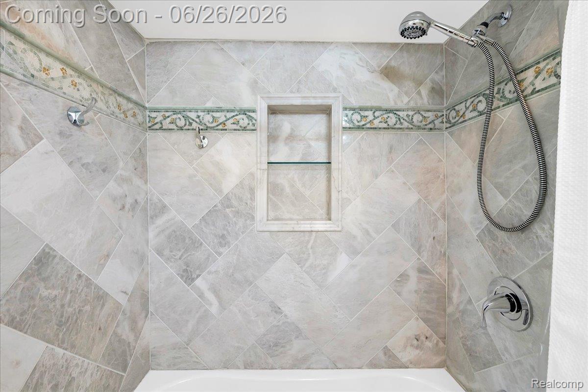 1179 Hampton Road Grosse Pointe, MI 48236 - Photo 16 of 37 18-1179 Hampton Rd_17.jpg