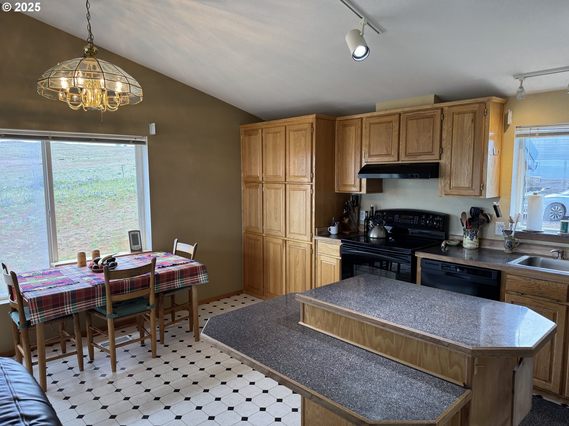 708 Dooley Road Centerville, WA 98613 - Photo 8 of 44 Gallery Image 8