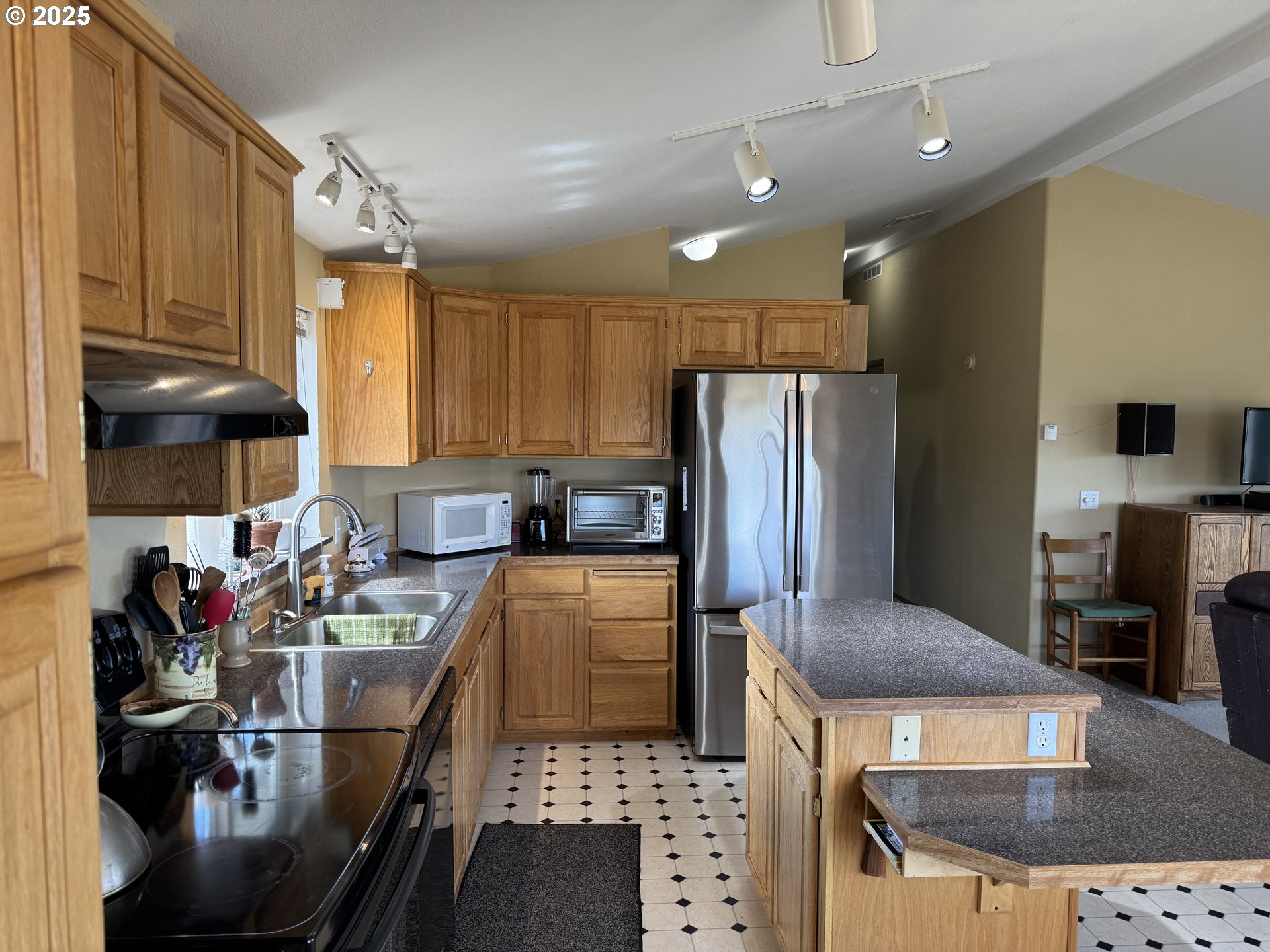 708 Dooley Road Centerville, WA 98613 - Photo 9 of 44 Gallery Image 9