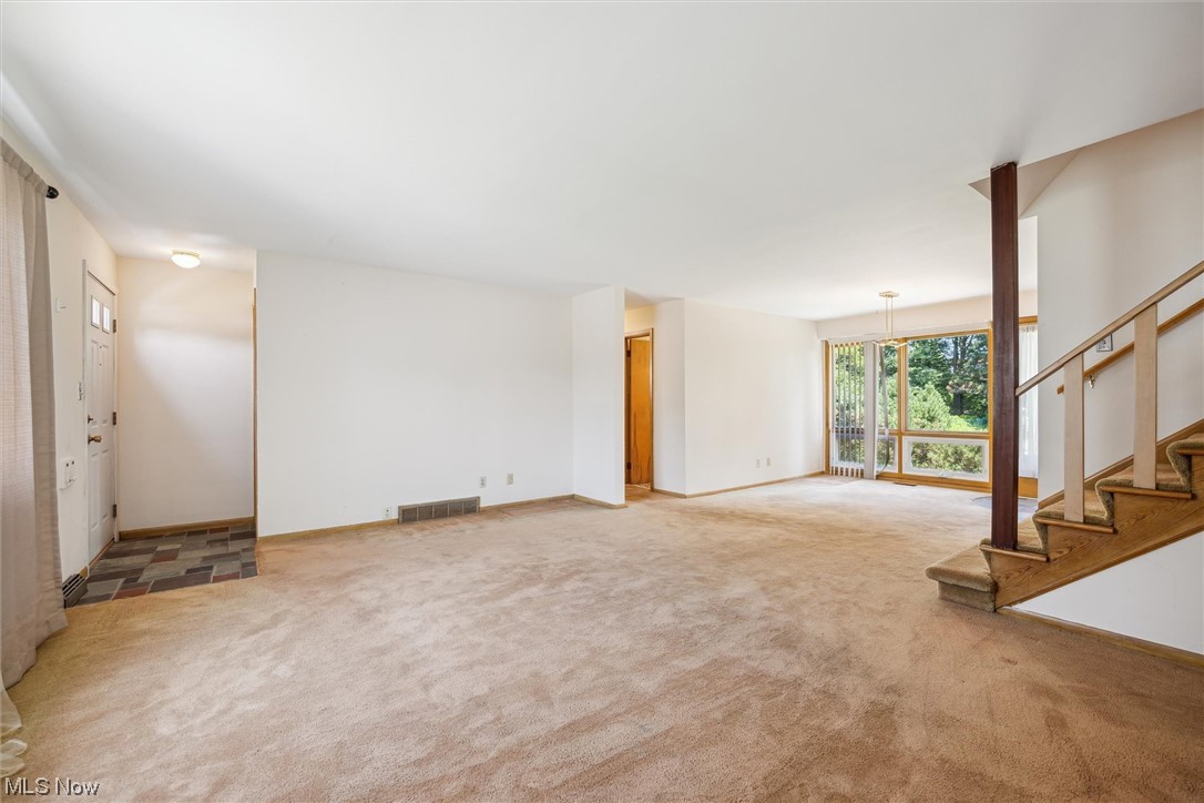 871 Lander Road Cleveland, OH 44143 - Photo 2 of 35