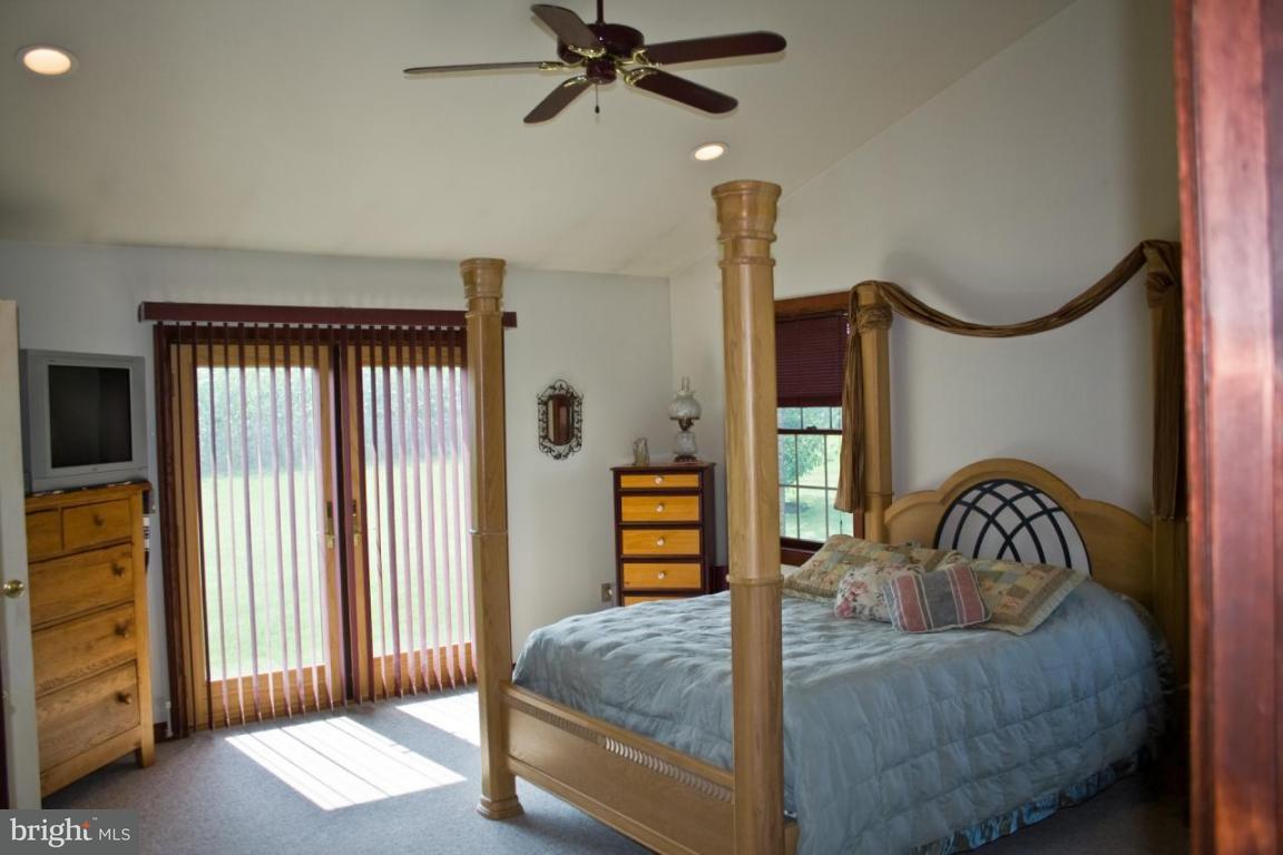 859 Orchard Road Manheim, PA 17545 - Photo 4 of 9