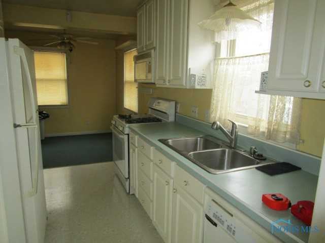 4438 Packard Road Toledo, OH 43612 - Photo 4 of 10 Gallery Image 4