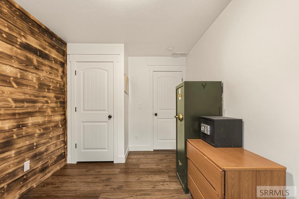 7232 East Middle Fork Road Idaho Falls, ID 83406 - Photo 40 of 72 Bedroom 3
