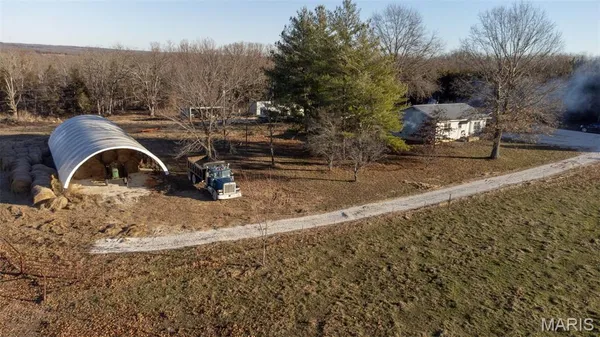 $287,500 | 21092 Hwy P, Vichy, MO 65580