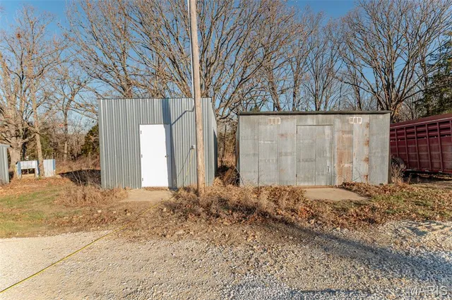 $287,500 | 21092 Hwy P, Vichy, MO 65580