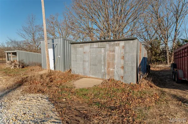 $287,500 | 21092 Hwy P, Vichy, MO 65580