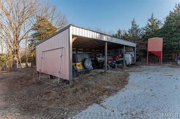 $287,500 | 21092 Hwy P, Vichy, MO 65580