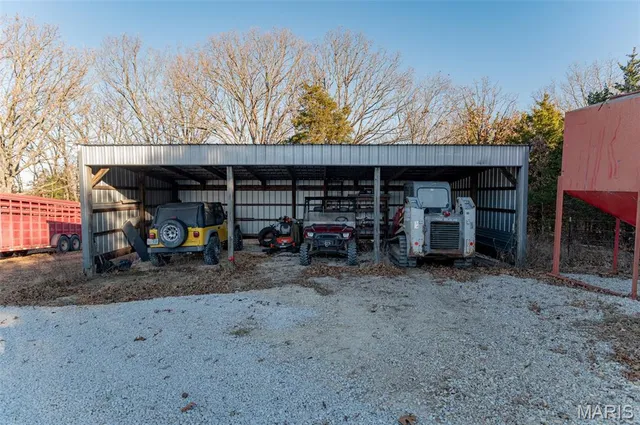 $287,500 | 21092 Hwy P, Vichy, MO 65580