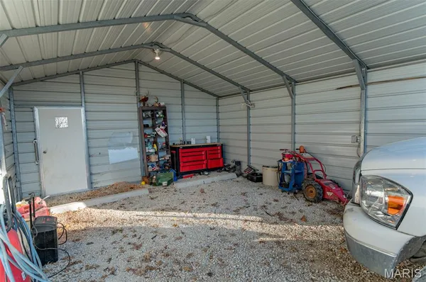 $287,500 | 21092 Hwy P, Vichy, MO 65580