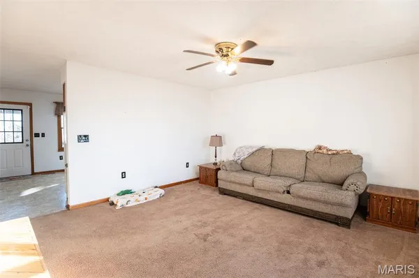 $287,500 | 21092 Hwy P, Vichy, MO 65580