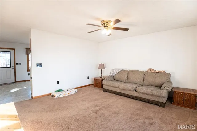 $287,500 | 21092 Hwy P, Vichy, MO 65580