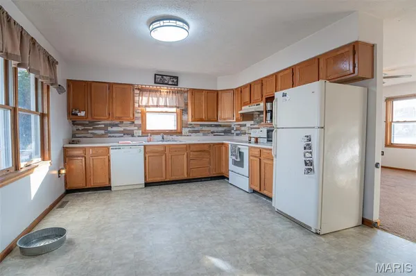 $287,500 | 21092 Hwy P, Vichy, MO 65580