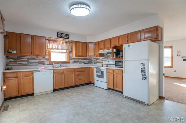 $287,500 | 21092 Hwy P, Vichy, MO 65580