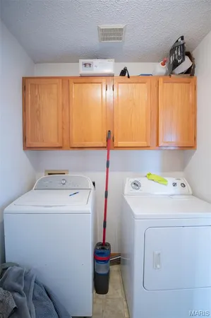 $287,500 | 21092 Hwy P, Vichy, MO 65580