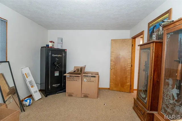 $287,500 | 21092 Hwy P, Vichy, MO 65580