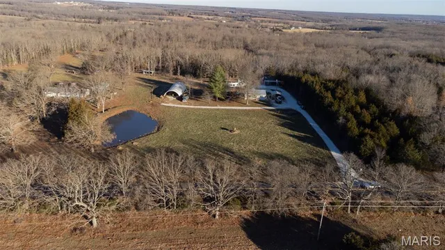 $287,500 | 21092 Hwy P, Vichy, MO 65580