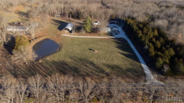 $287,500 | 21092 Hwy P, Vichy, MO 65580