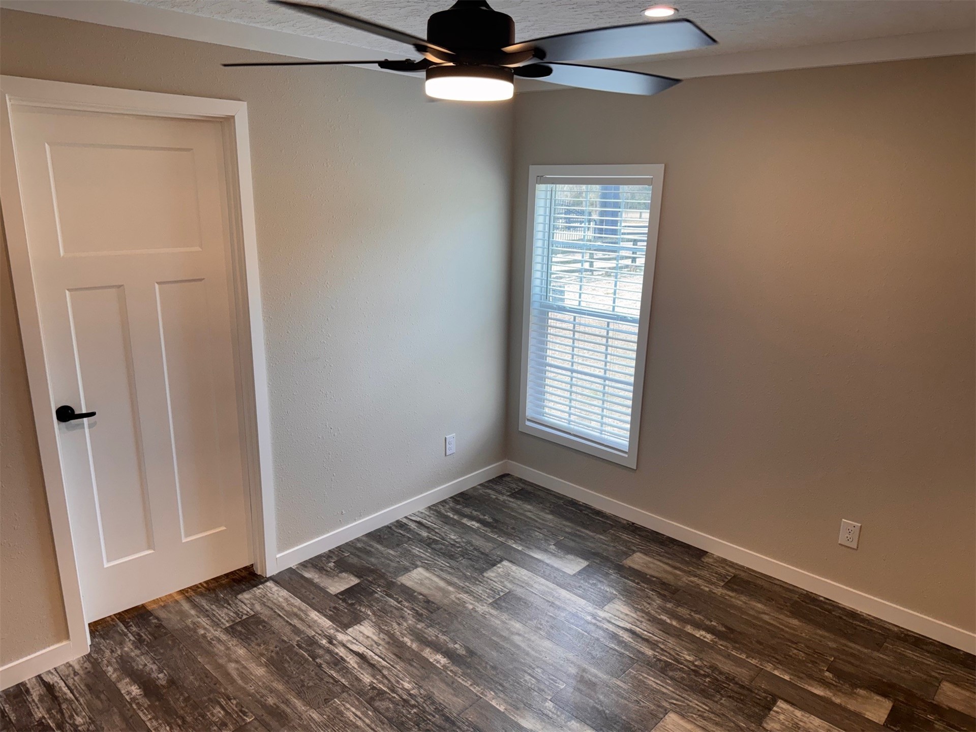 273535 Murrhee Road Hilliard, FL 32046 - Photo 21 of 25 a view of an empty room with a window