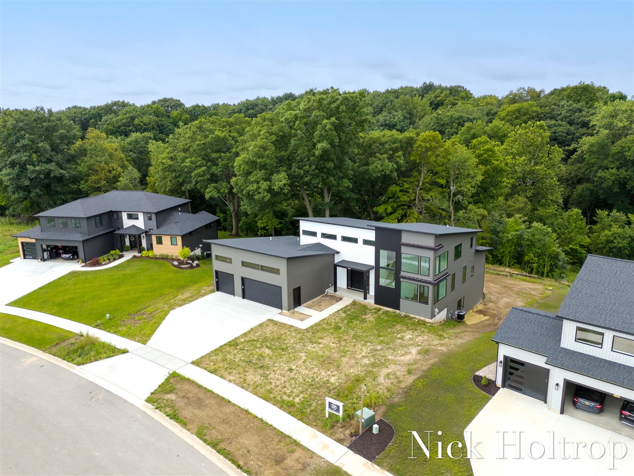 259 Tallman Ridge Grand Rapids, MI 49504 - Photo 1 of 38