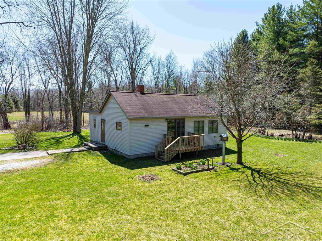 585 West Chippewa River Road Midland, MI 48640 - Photo 41 of 66 50143344-16a08f19-e480-4cbc-aca1-0baba5388124.JPG