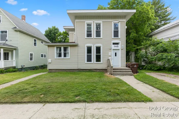 $274,900 | 145 Lafayette Street, Ionia, MI 48846
