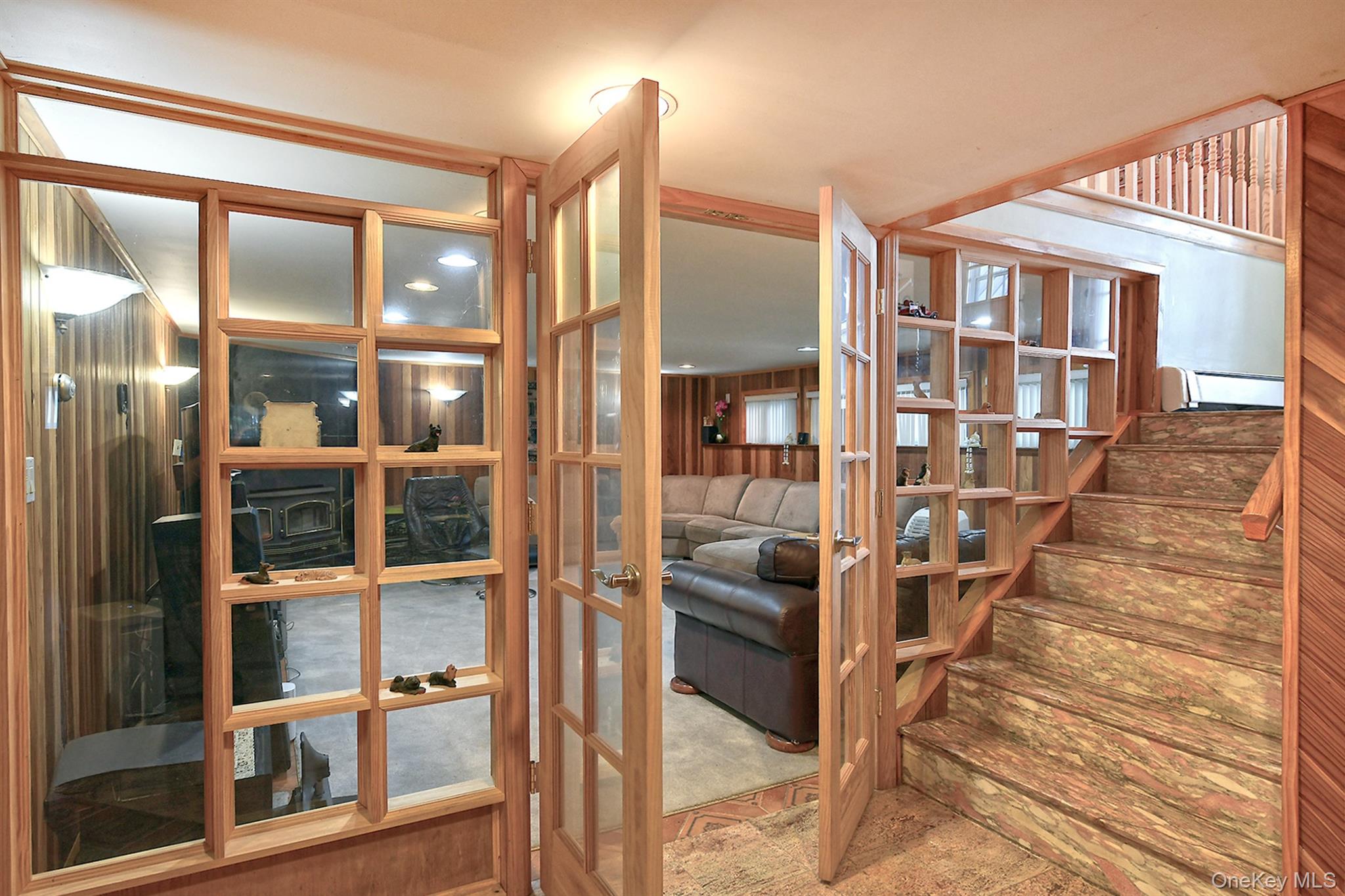 105 Roxton Road Plainview, NY 11803 - Photo 19 of 28