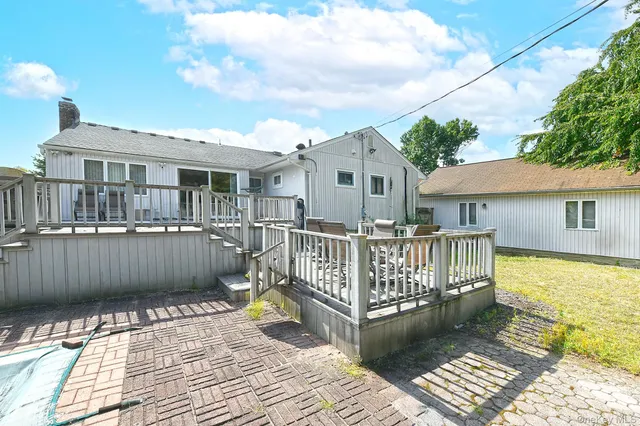 $1,299,000 | 105 Roxton Road, Plainview, NY 11803