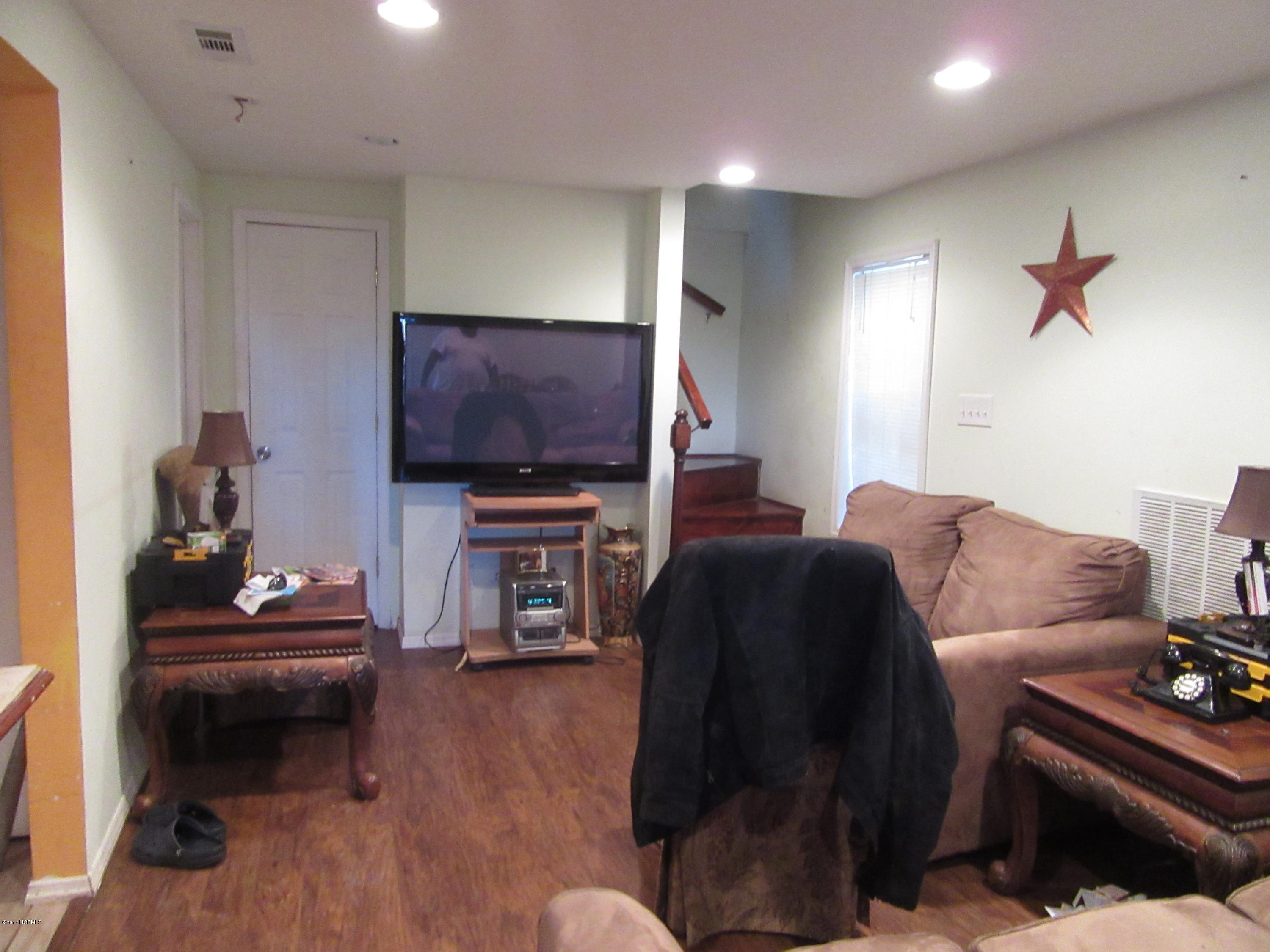 403 North Outerbridge Road Robersonville, NC 27871 - Photo 7 of 7 14 LIVING ROOM
