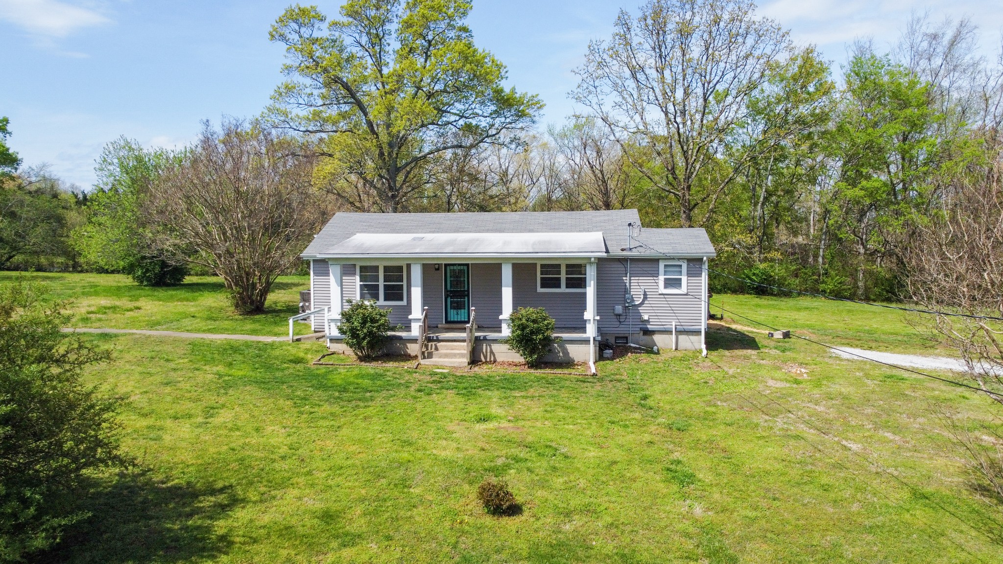 1735 Old Columbia Road Dickson, TN 37055 - Photo 1 of 20 Gallery Image 1