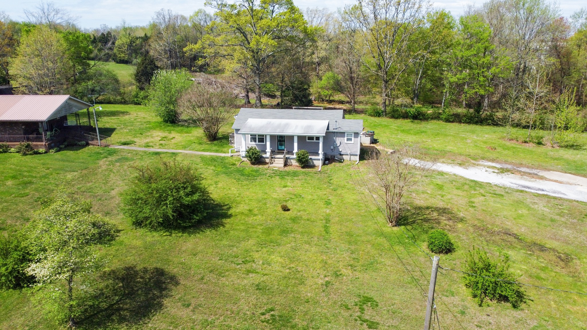 1735 Old Columbia Road Dickson, TN 37055 - Photo 2 of 20 Gallery Image 2