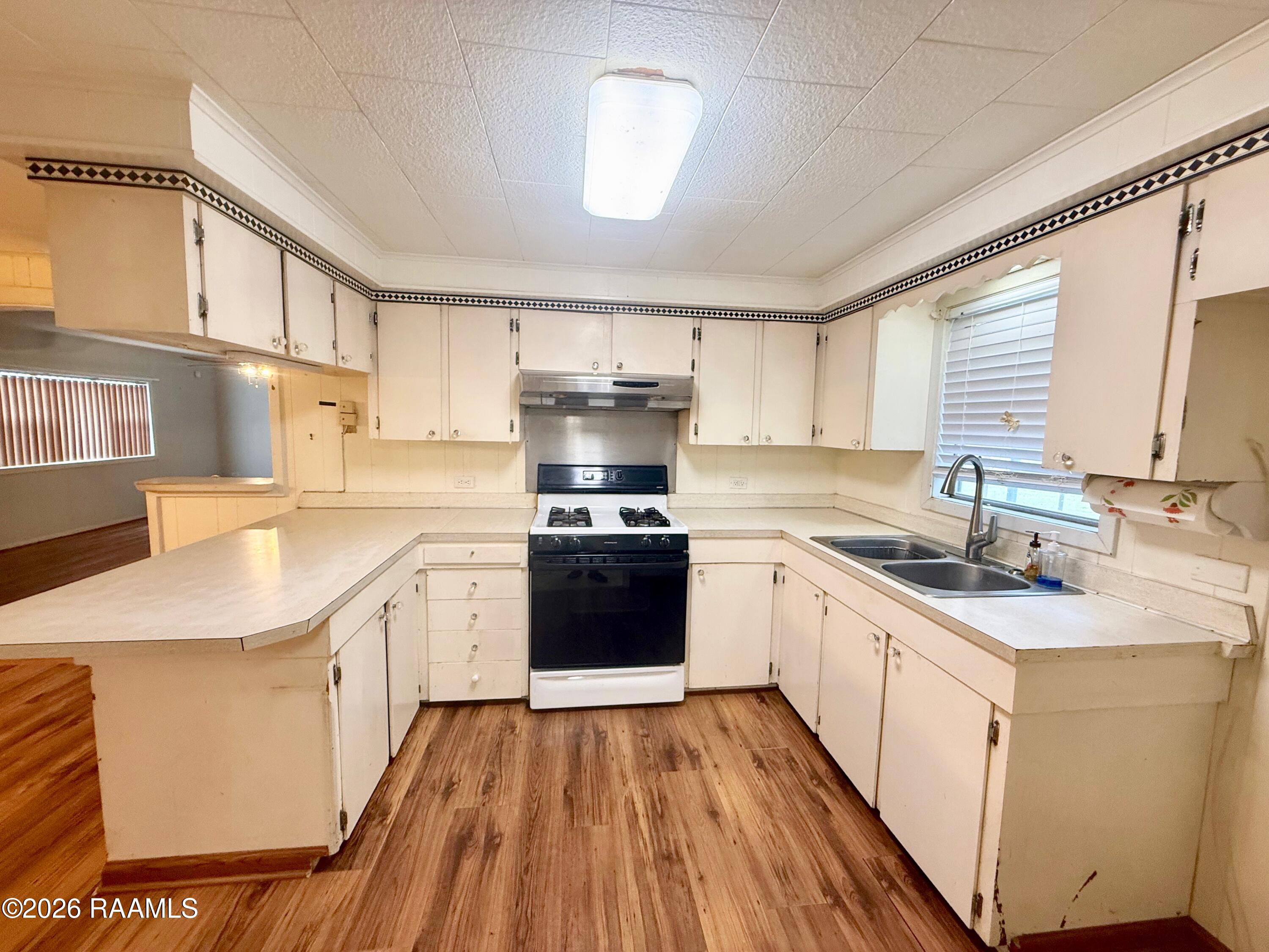 6718 Gondron Road New Iberia, LA 70563 - Photo 33 of 50 kitchen