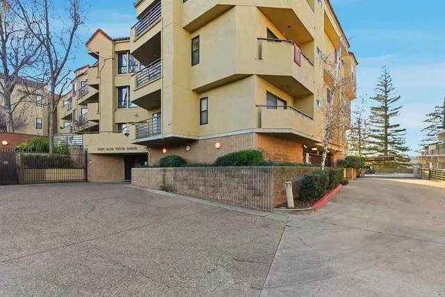 $795,000 | 1201-1201 Alta Vista Court, Unit 203, Walnut Creek, CA 94596