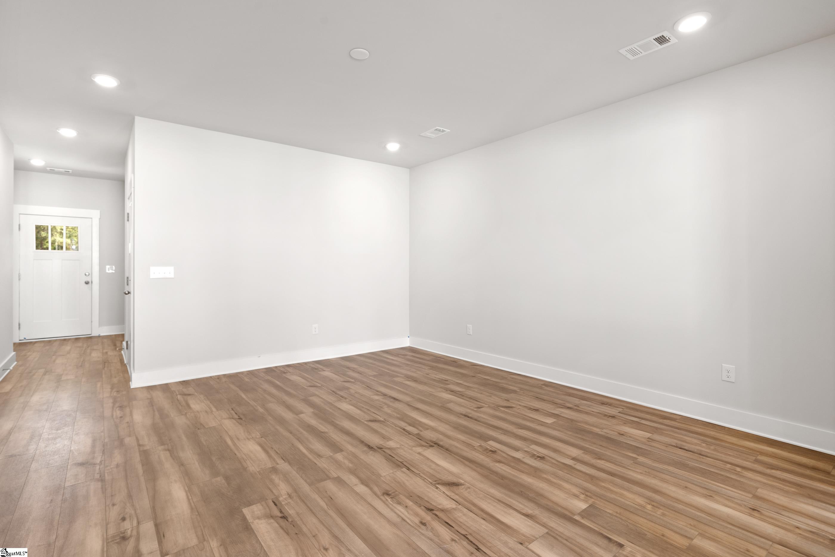 407 Hazelcote Road Greenville, SC 29611 - Photo 18 of 29