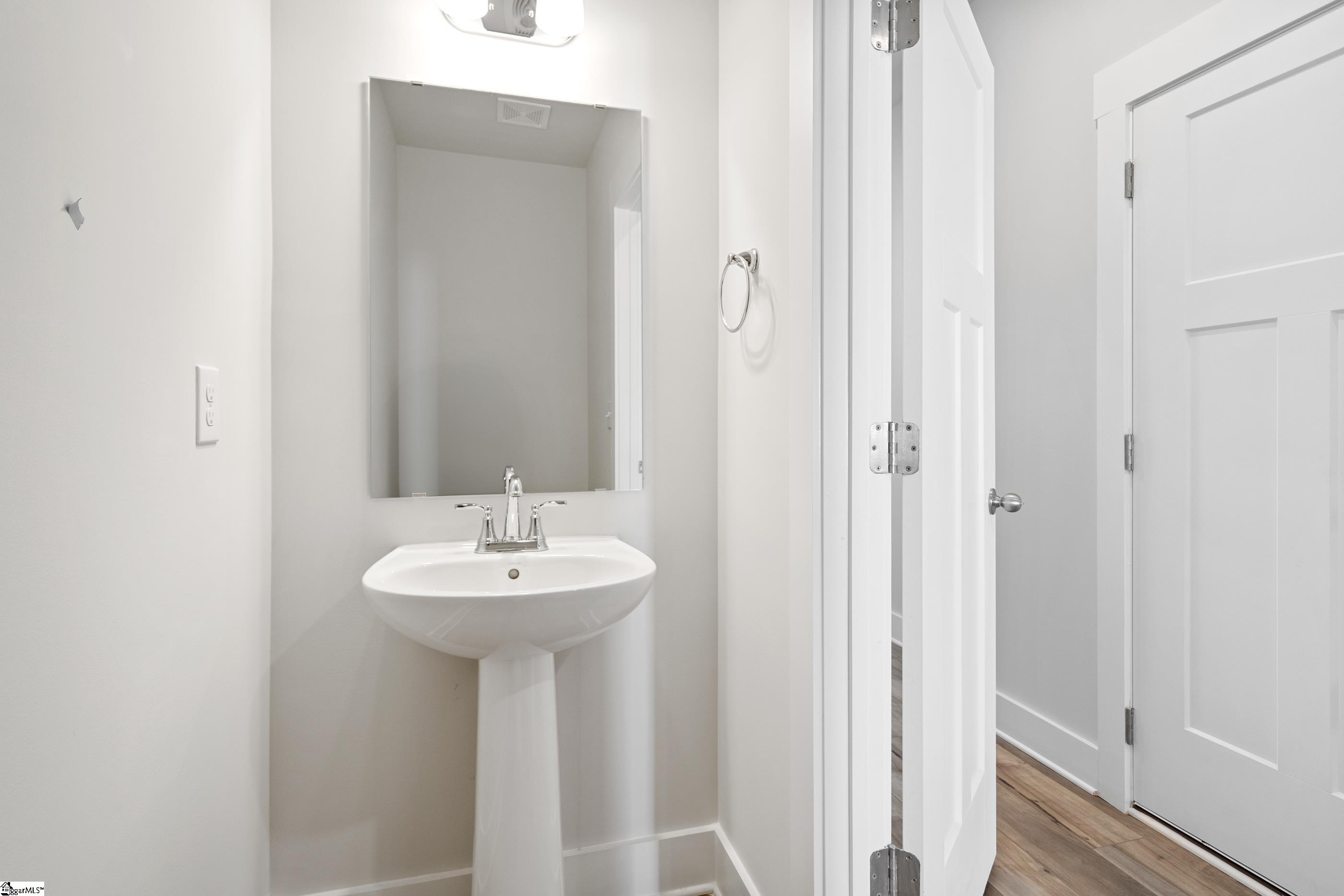 407 Hazelcote Road Greenville, SC 29611 - Photo 19 of 29