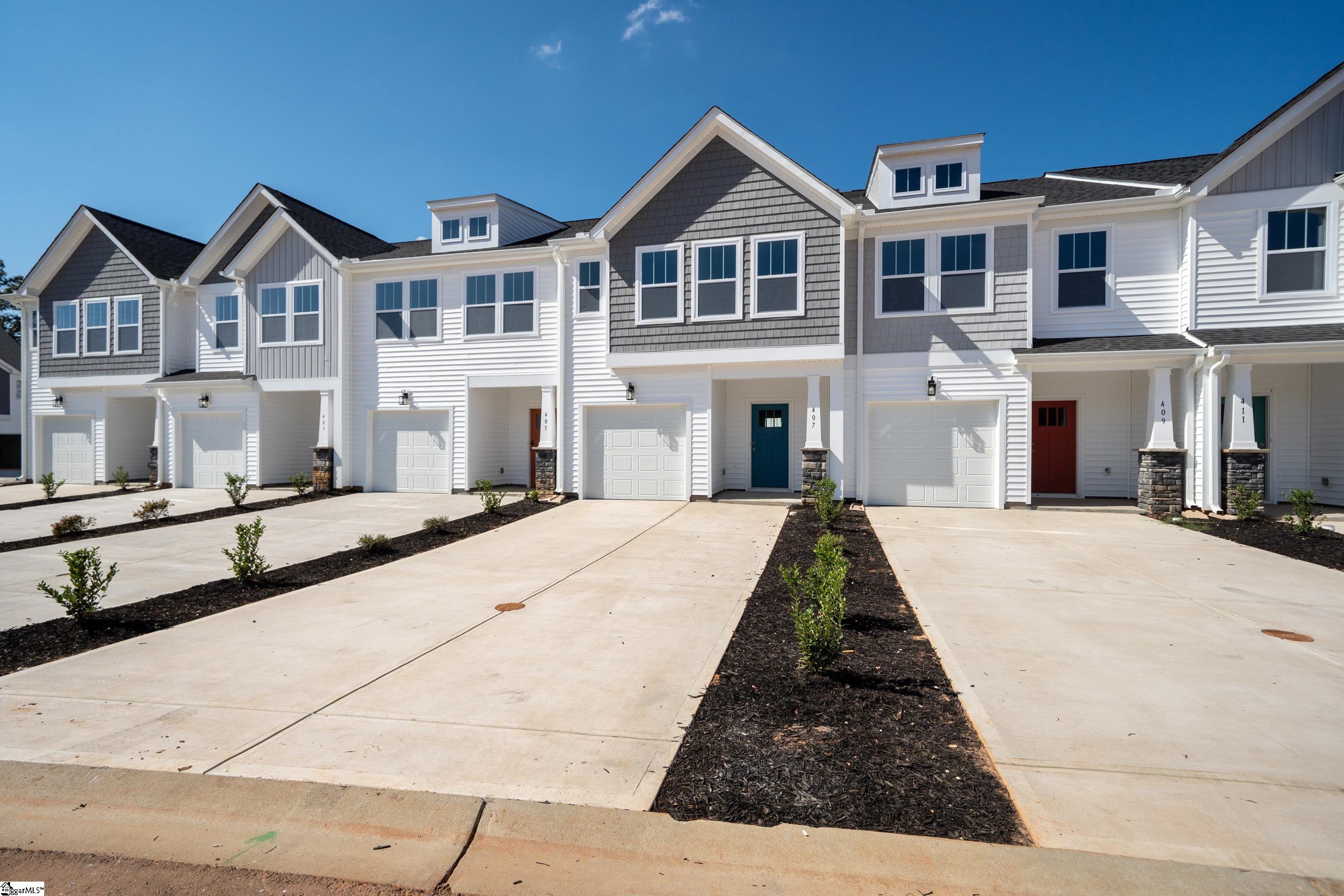 407 Hazelcote Road Greenville, SC 29611 - Photo 3 of 29