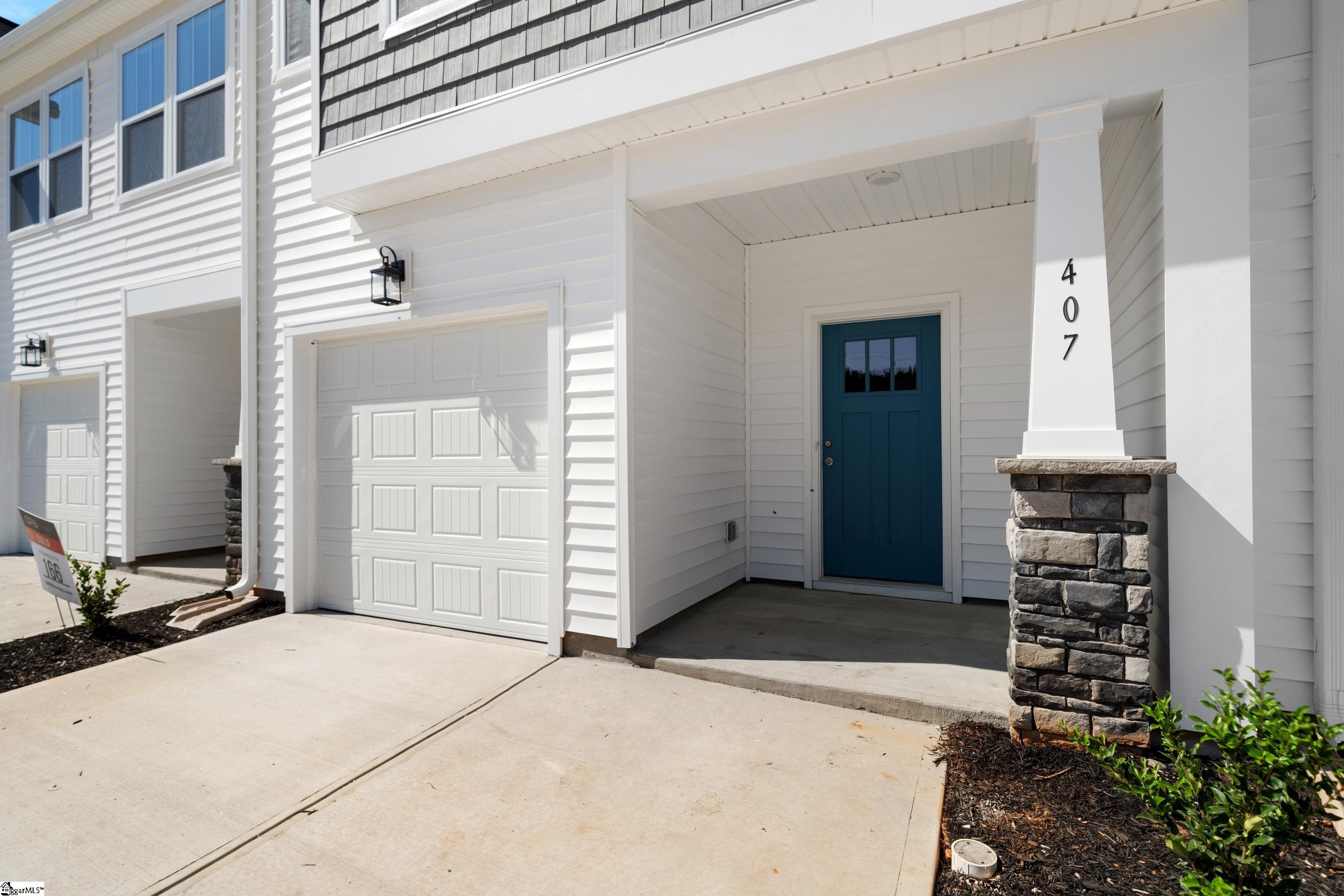 407 Hazelcote Road Greenville, SC 29611 - Photo 4 of 29