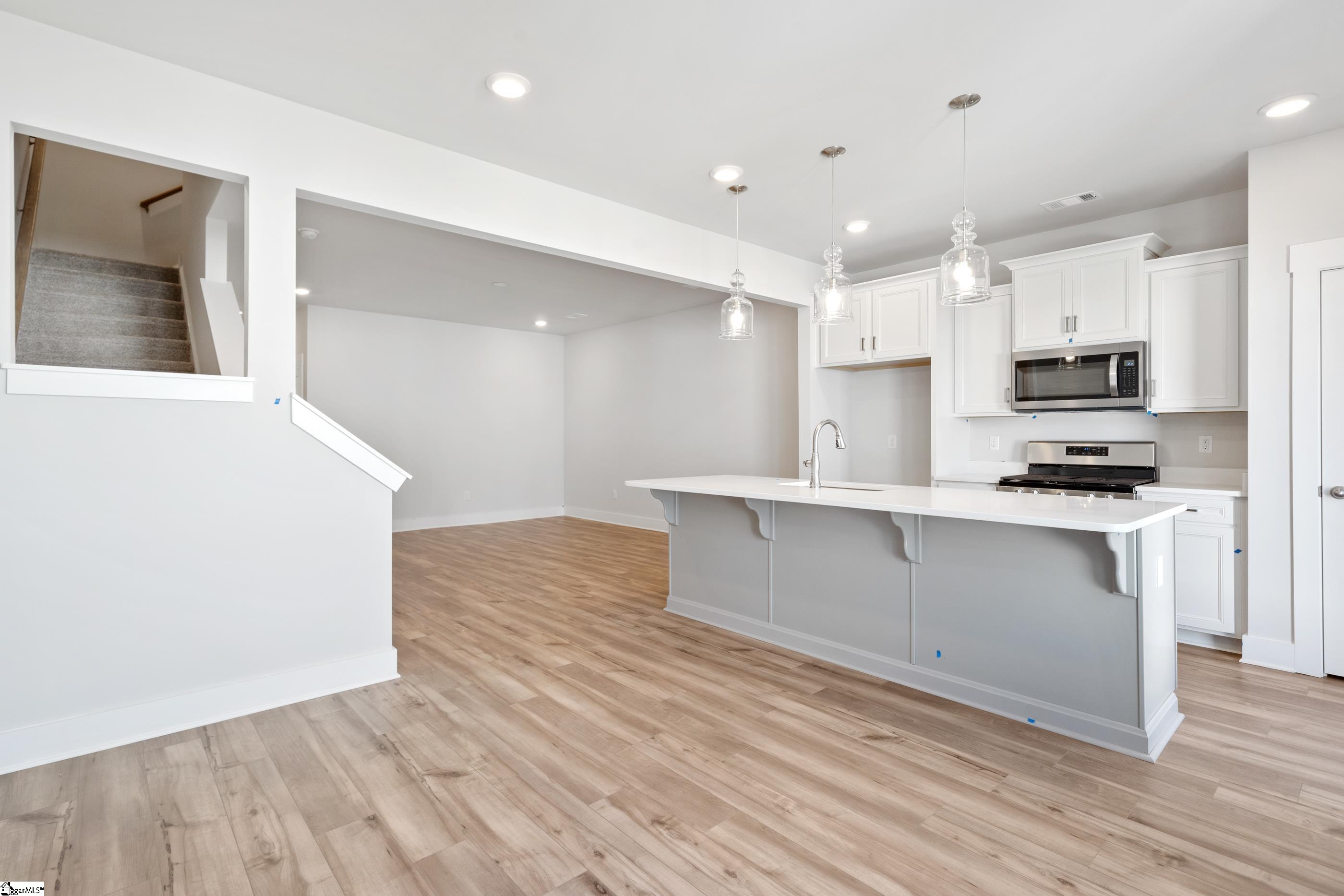 407 Hazelcote Road Greenville, SC 29611 - Photo 10 of 29