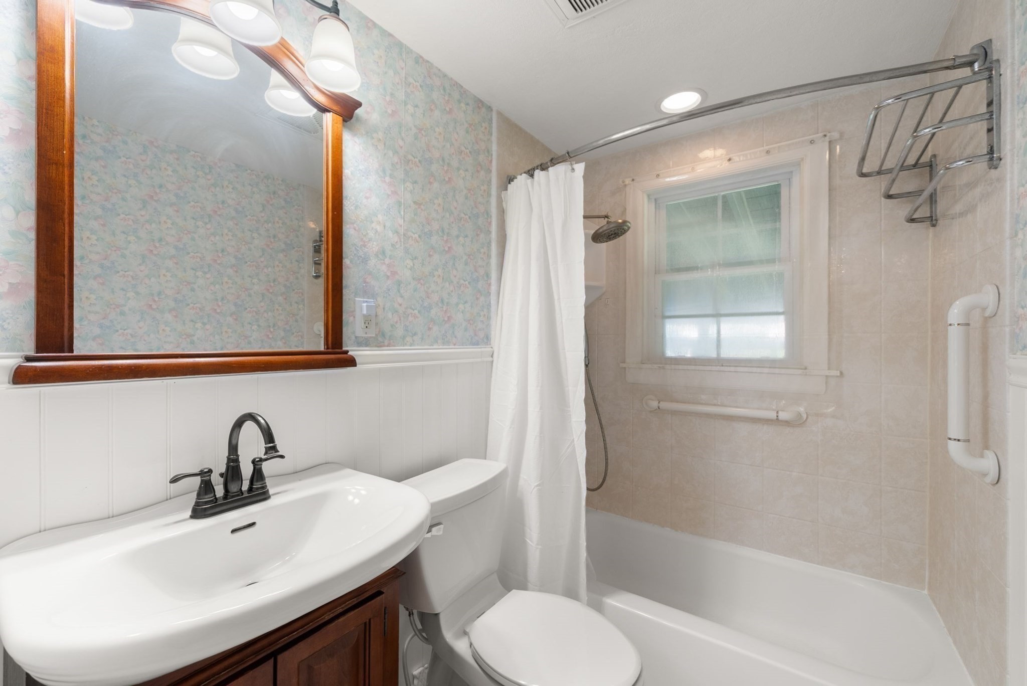 4 Carson Road Woburn, MA 01801 - Photo 12 of 33 Gallery Image 12