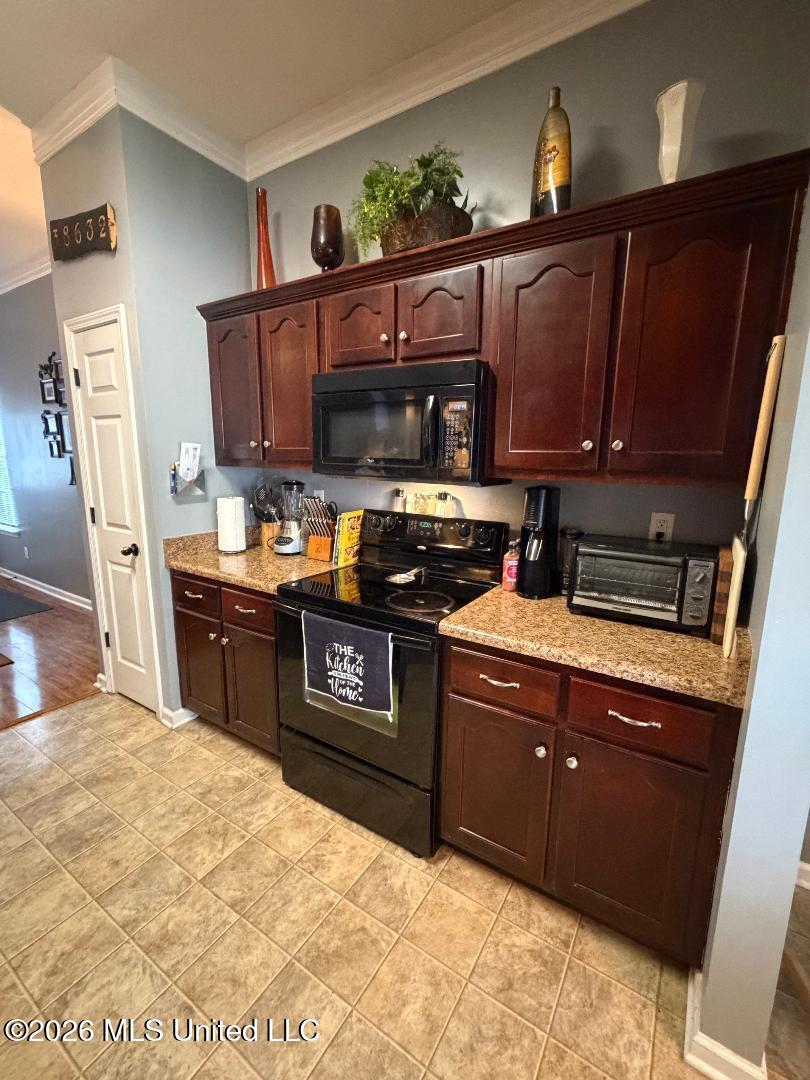328 Vaiden Ridge Drive North Hernando, MS 38632 - Photo 7 of 16 Kitchen Stove