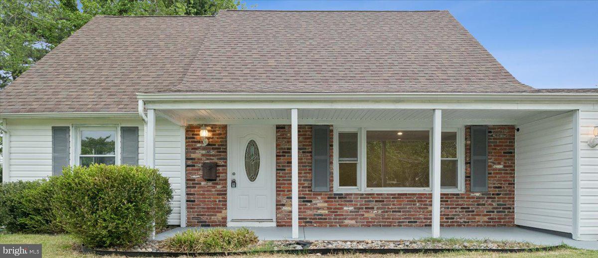 38 Gramercy Lane Willingboro, NJ 08046 - Photo 3 of 23 Charming brick-front home awaits you!