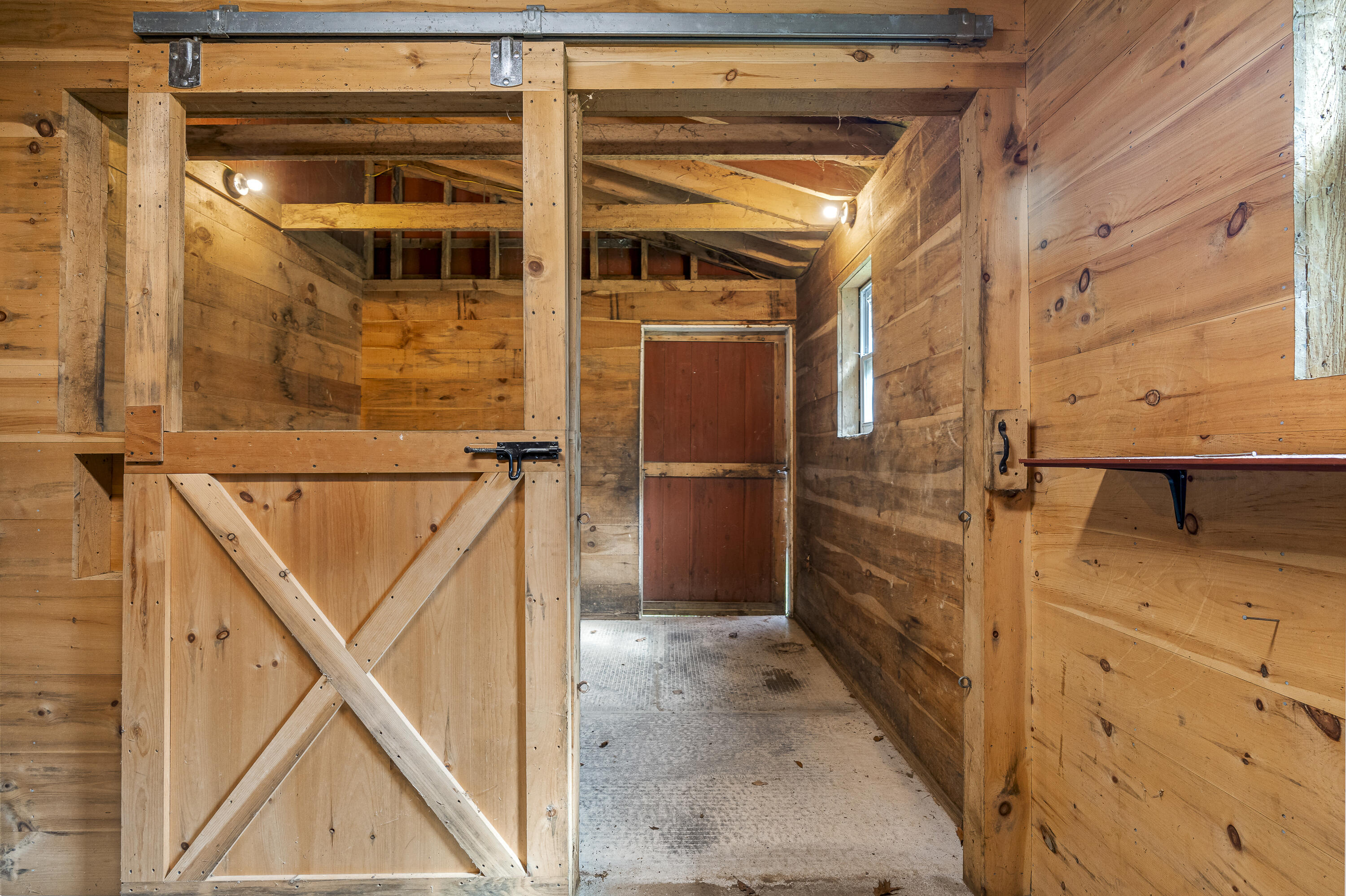 936 Highway 129 Walpole, ME 04573 - Photo 47 of 50 Horse stall 936 ME-129 Walpole, ME-69