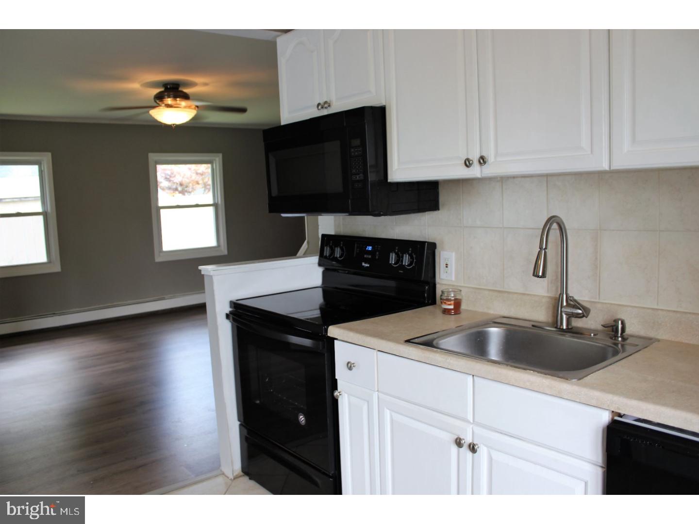 47 Rustleaf Lane Levittown, PA 19055 - Photo 8 of 20 Gallery Image 8