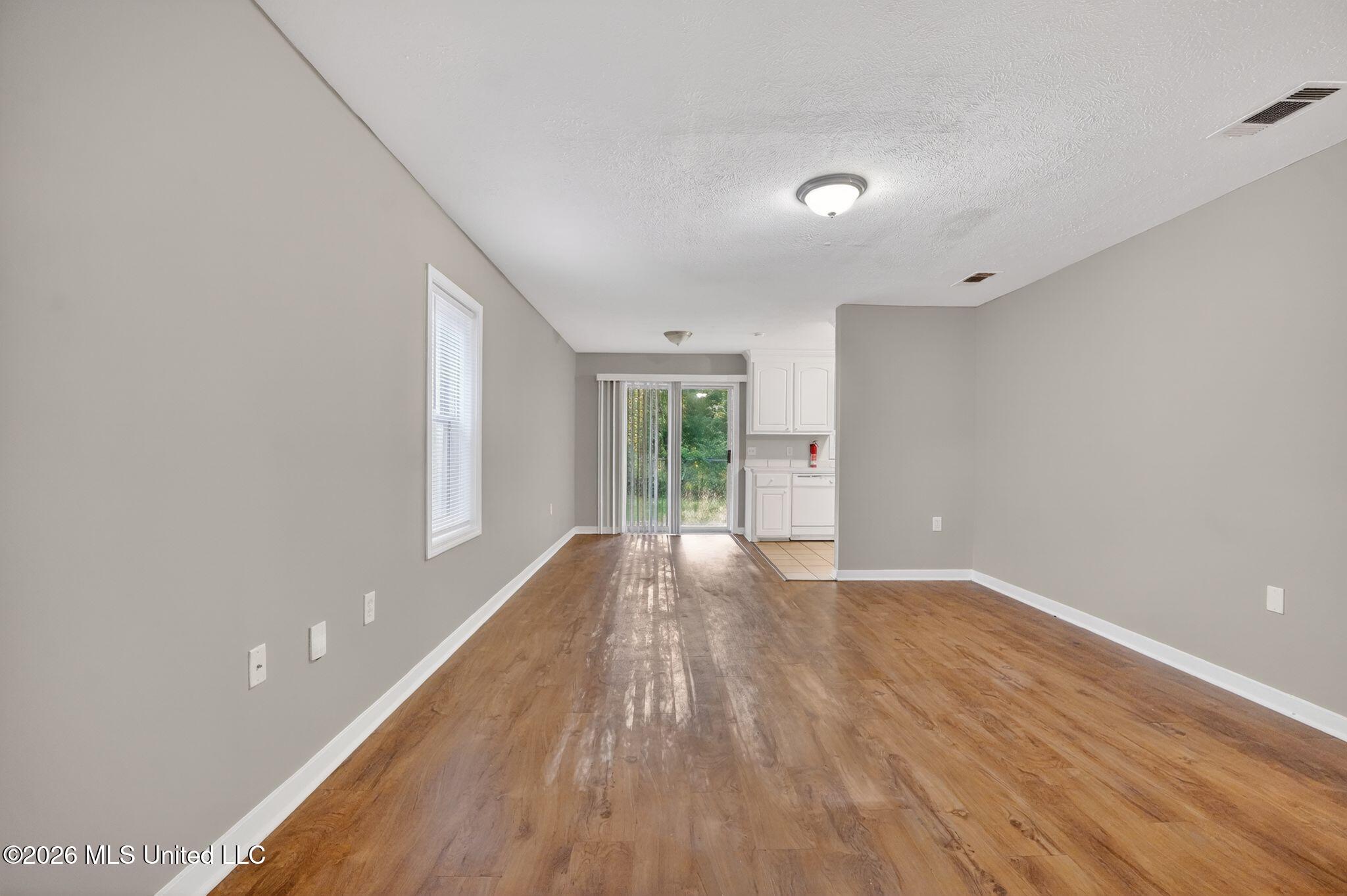 4090 Puckett Road Jackson, MS 39212 - Photo 21 of 38 21_4090_Puckett_Rd_Jackson_MS_39212-Livi