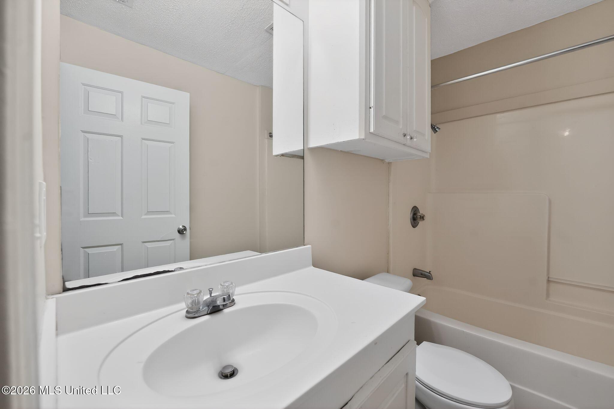 4090 Puckett Road Jackson, MS 39212 - Photo 36 of 38 36_4090_Puckett_Rd_Jackson_MS_39212-Bath
