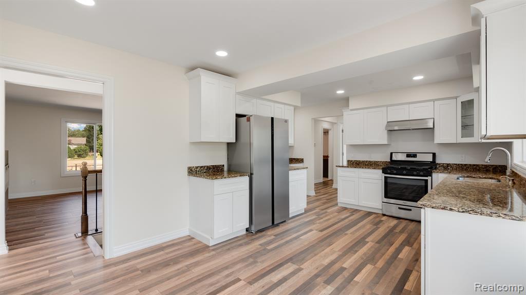 2164 East Hamlin Road Rochester Hills, MI 48307 - Photo 7 of 34