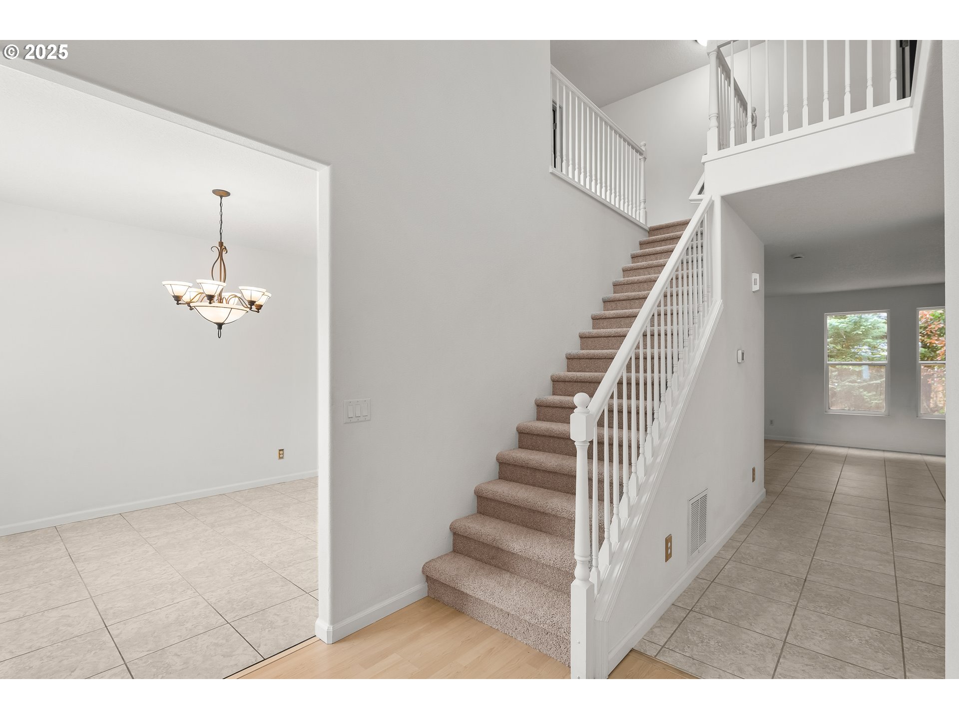 1971 Southwest 19th Terrace Gresham, OR 97080 - Photo 12 of 31 a view of an entryway