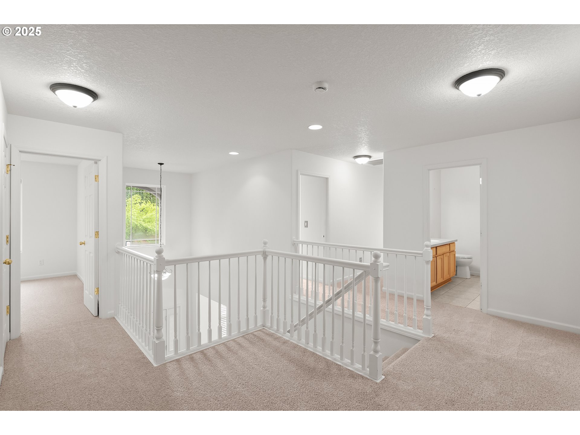 1971 Southwest 19th Terrace Gresham, OR 97080 - Photo 15 of 31 a view of a hallway