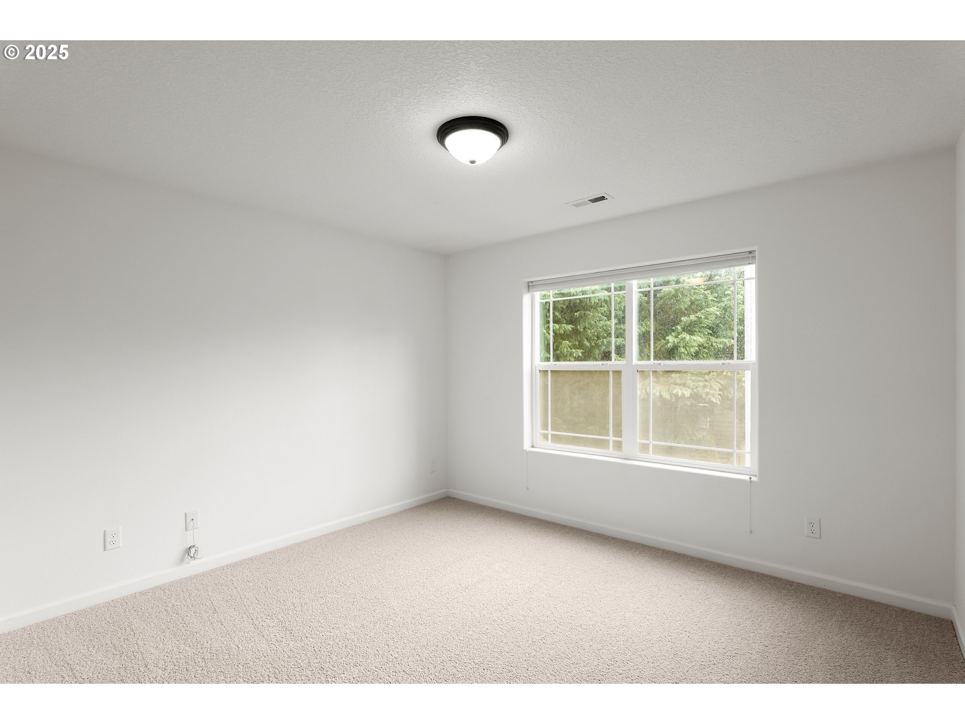 1971 Southwest 19th Terrace Gresham, OR 97080 - Photo 20 of 31 a view of an empty room with a window